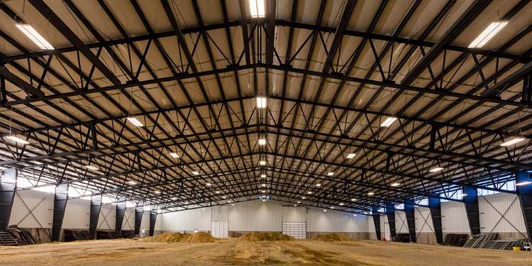 Clear Span Indoor Arena Arena Steel Building for County Fairgrounds_01-73m-Truss-Frame-Roof-Rafer